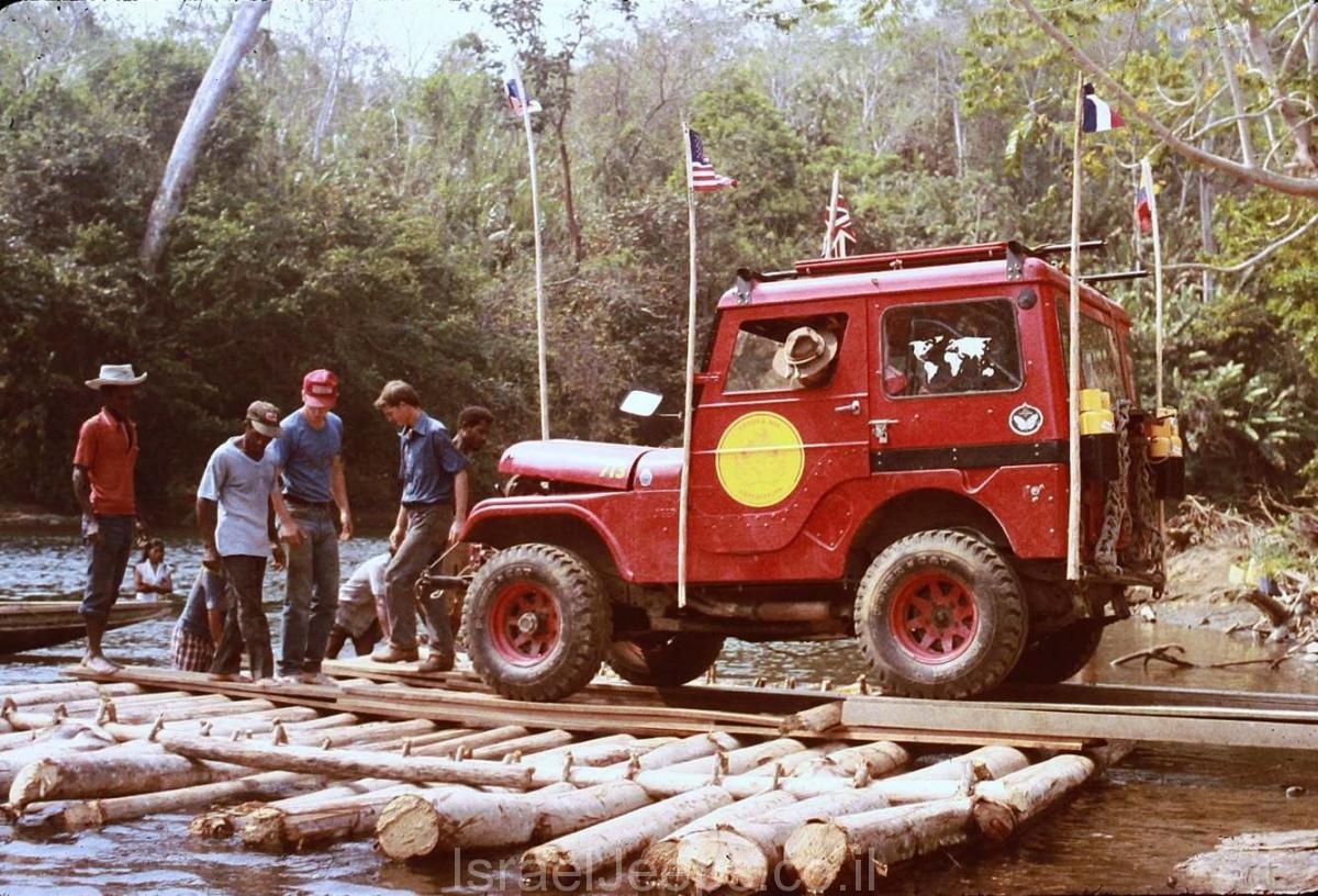 מסע חובק עולם בג'יפ - פאטי ולורן אפטון